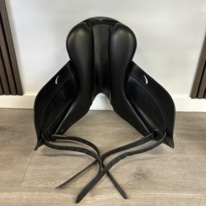 Equipe Emporio 17-inch dressage saddle – product view 6