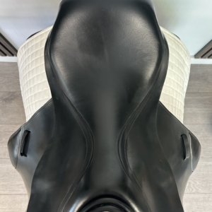 Albion K2 Adjusta 17.5 saddle – product view 3