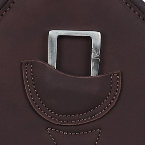 Arena stud girth with central D-ring – Arena_Flat_Studgirth_BRN_D-Ring_LoR