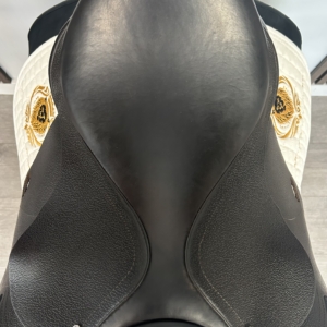 Cavaletti 15 inch adjustable brown GP saddle – product view 3