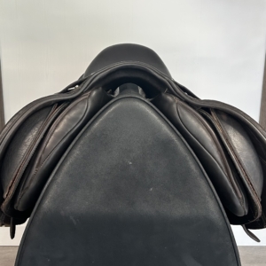 Cavaletti 15 inch adjustable brown GP saddle – product view 4