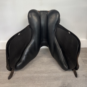 Cavaletti 15 inch adjustable brown GP saddle – product view 5