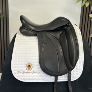 GFS 17.5 inch adjustable dressage saddle – product view 2