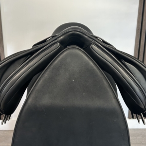 Bates AP+ Wide 16.5 inch black GP saddle – product view 4