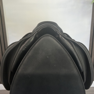 Amerigo DJ 17.5 inch medium dressage saddle – product view 4