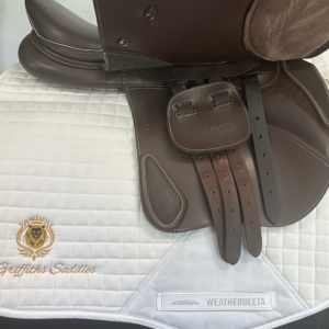 John Whitaker Overton adjustable jump saddle – product view 7