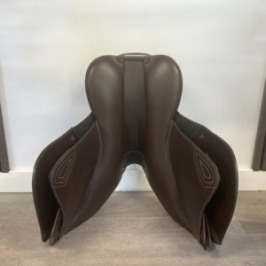 John Whitaker Overton adjustable jump saddle – product view 8