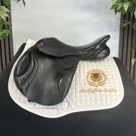 Albion K2 Adjusta jump saddle