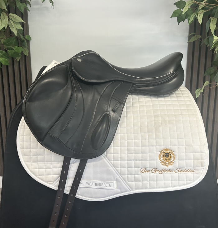 Fairfax Andrew Hoy adjustable jump saddle