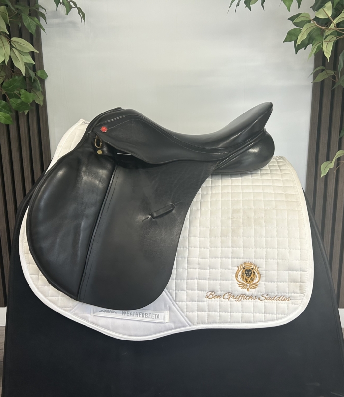 Albion K2 wide black GP saddle