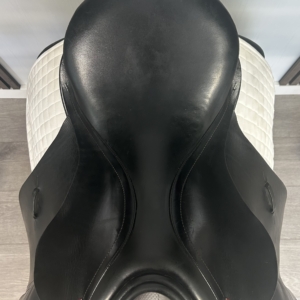 Albion K2 wide black GP saddle – product view 3