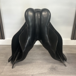 Albion K2 wide black GP saddle – product view 8