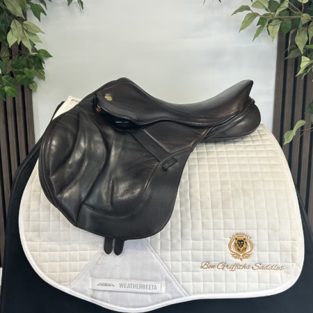 Fairfax Original adjustable brown jump saddle