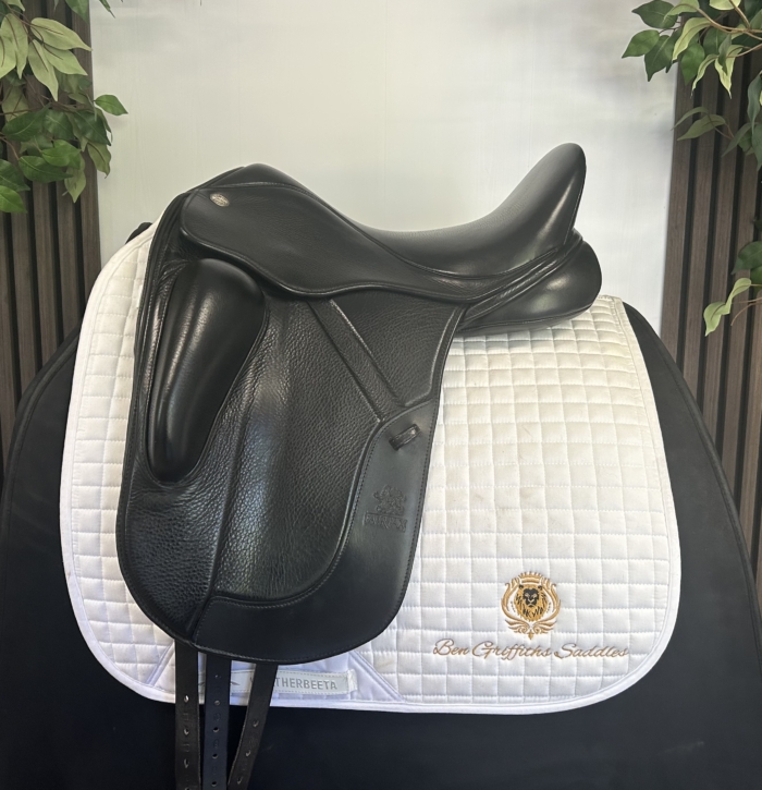 Fairfax Gareth Hughes dressage saddle