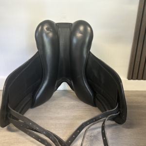 Fairfax Gareth Hughes dressage saddle – product view 6