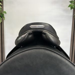 John Whitaker Hunter jump saddle – product view 6