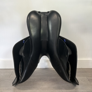 John Whitaker Hunter jump saddle – product view 9