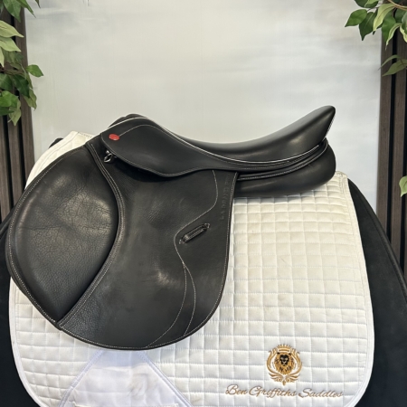 John Whitaker adjustable jump saddle