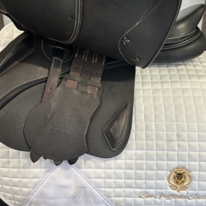 John Whitaker adjustable jump saddle – product view 6