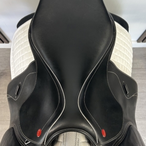 John Whitaker adjustable jump saddle – product view 3