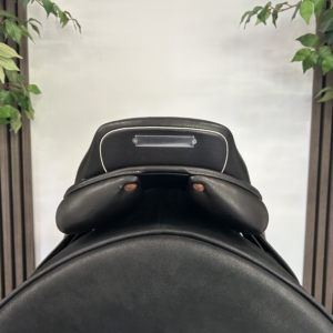 John Whitaker adjustable jump saddle – product view 5